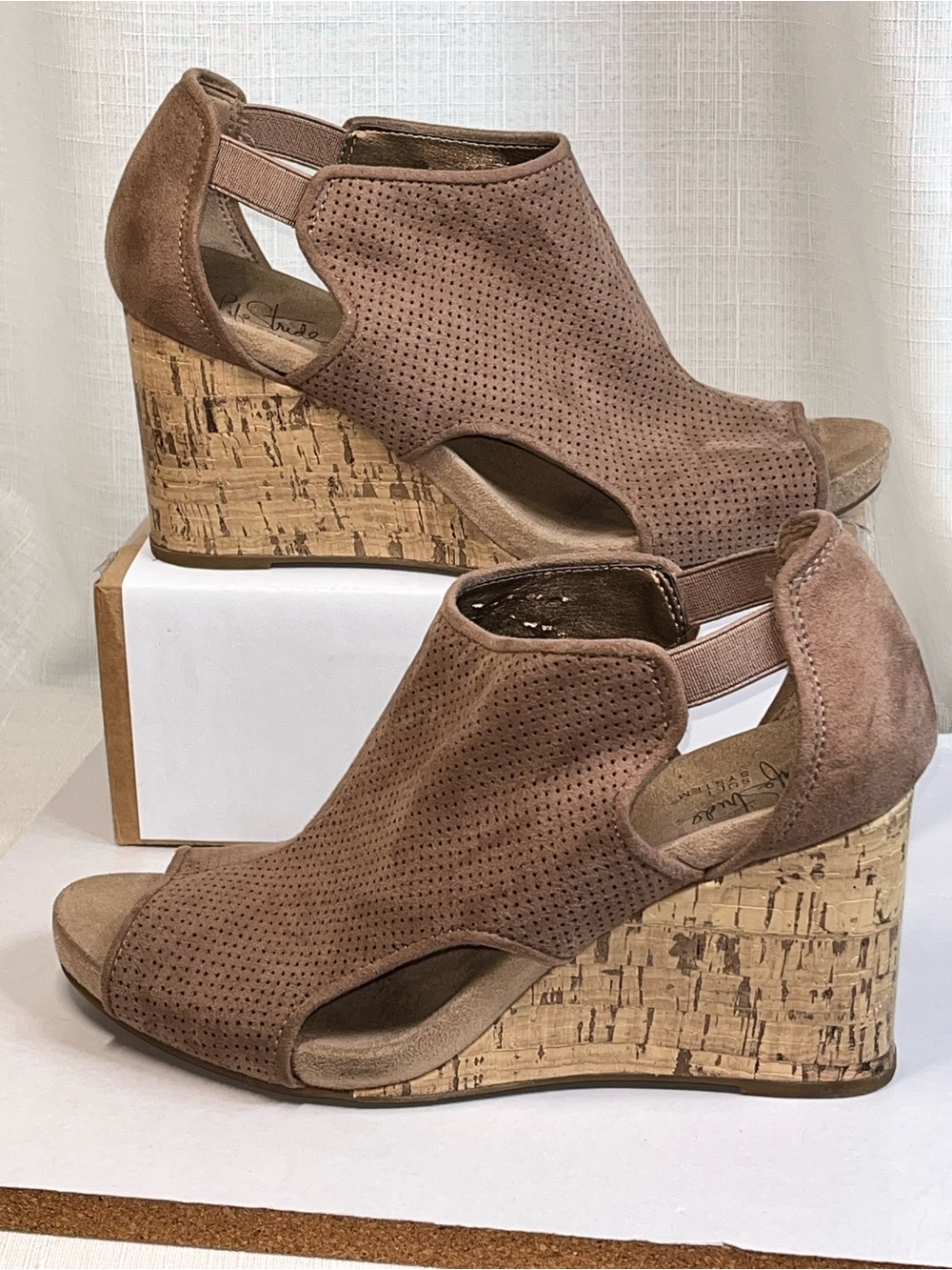 LifeStride Soft System Taupe Peep Toe Cork Wedge Sandals Size 8 Comfort